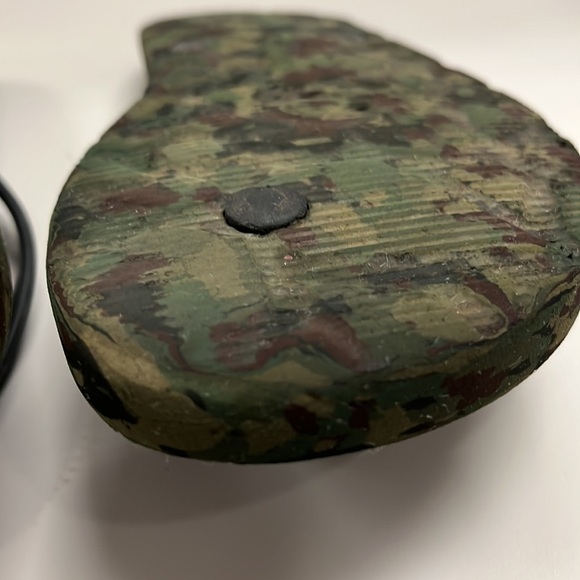 Volcom Camouflage green / black flip flops size 8 - Picture 12 of 14